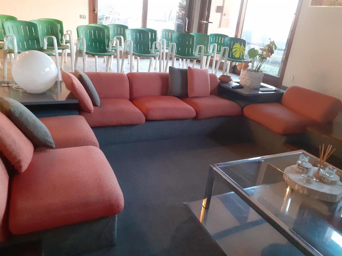 Oasi Di Mastarone - Il Vino E Le Rose Villa Momperone Dış mekan fotoğraf